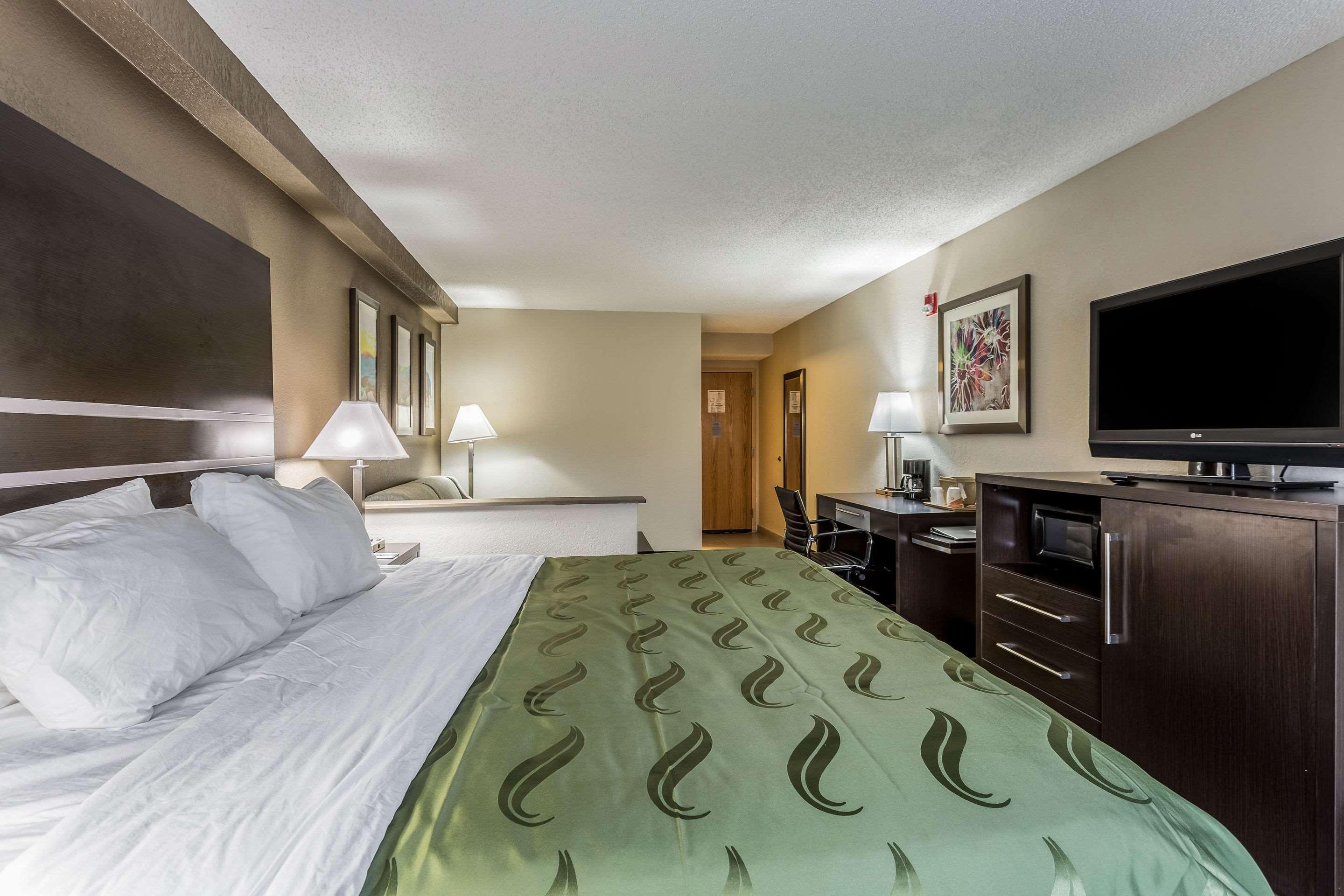 Quality & West I-10 Hotel 2*