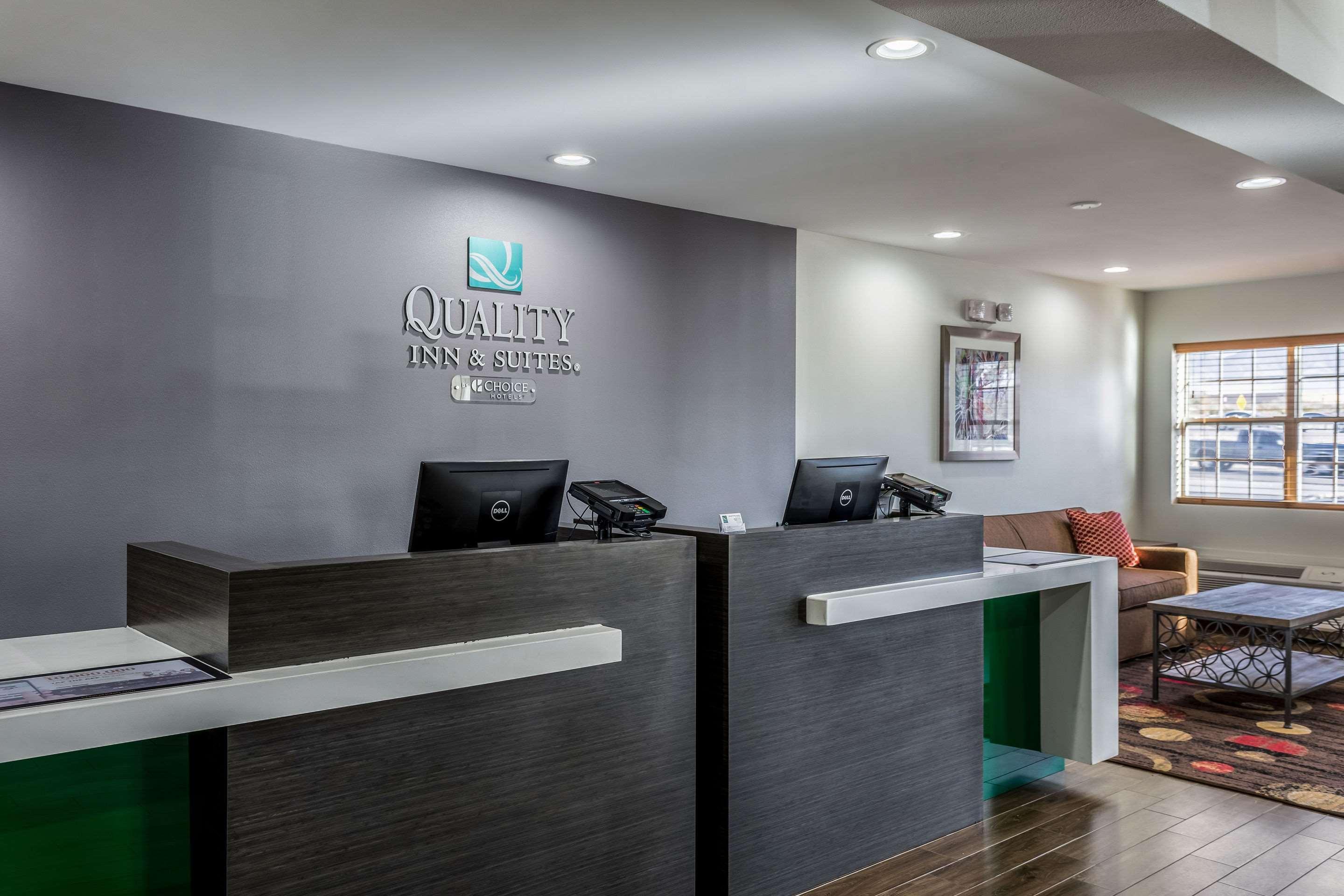 Hotel Quality & West I-10 2*