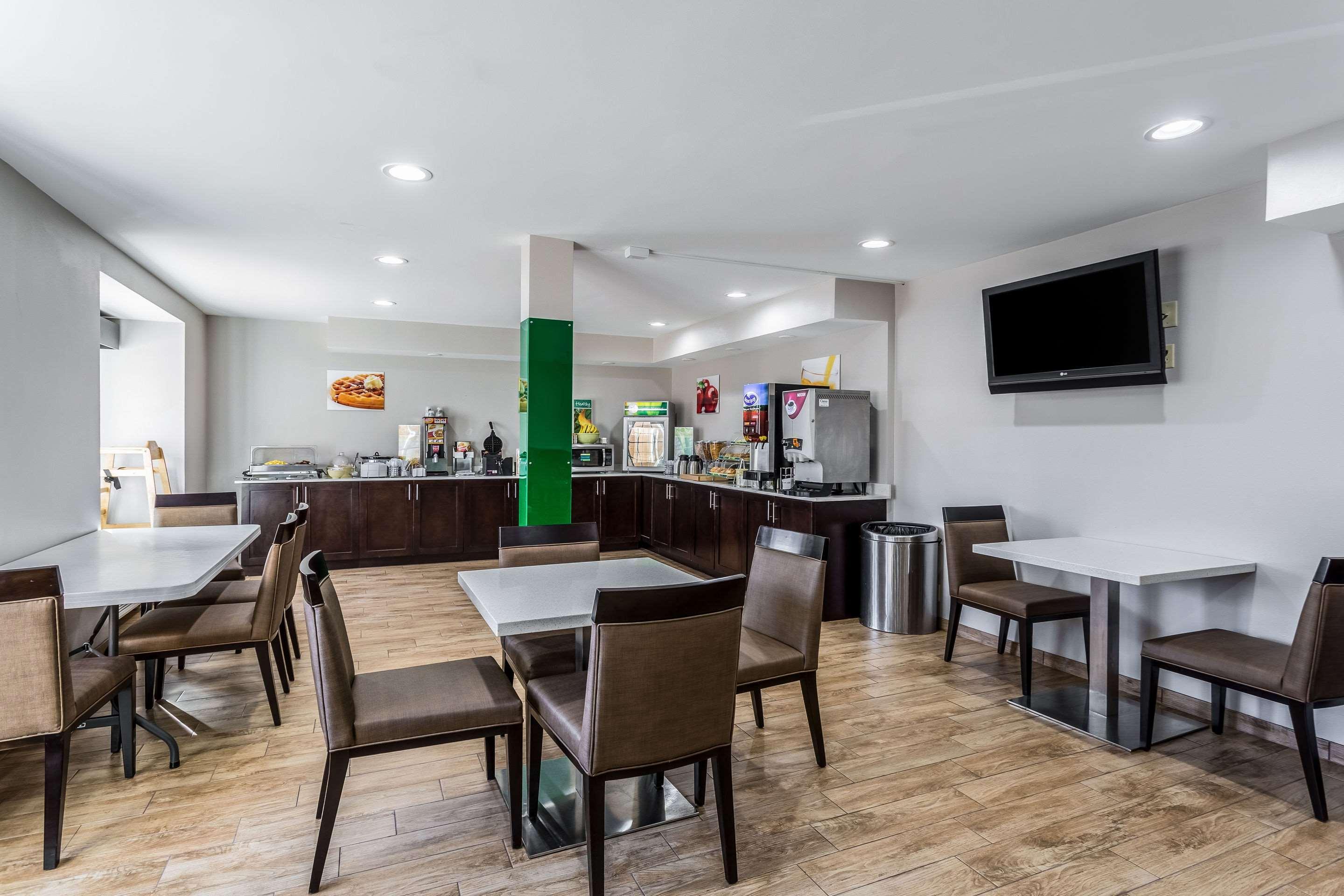 Quality Inn&suites I-10 Hotel 2*