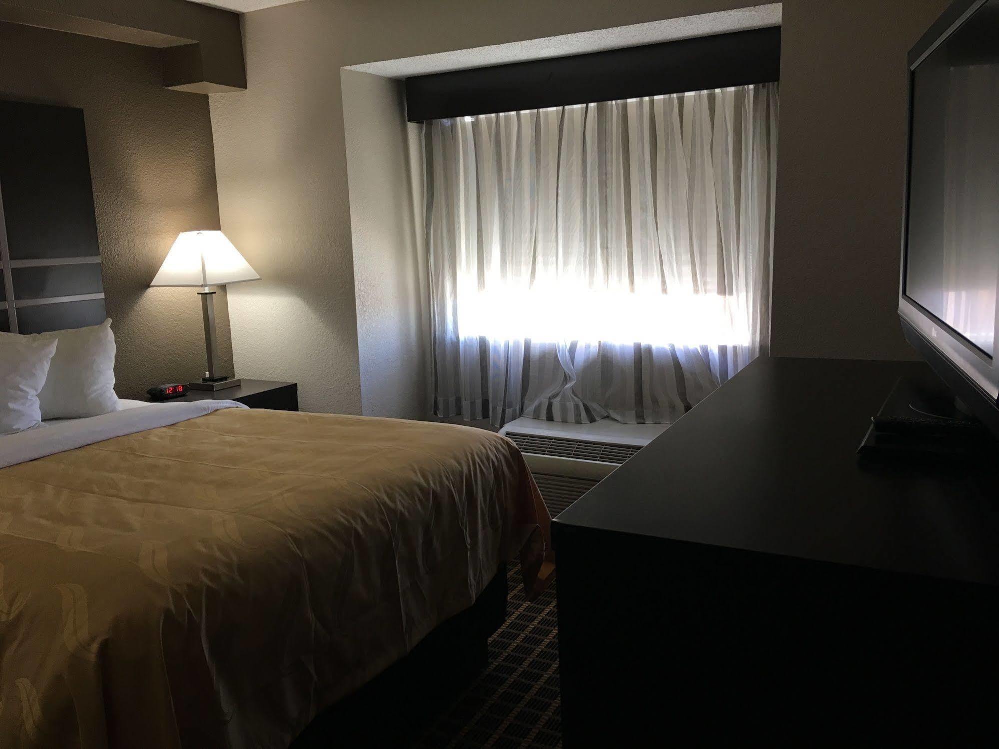 Quality Inn&suites I-10 Hotel 2*